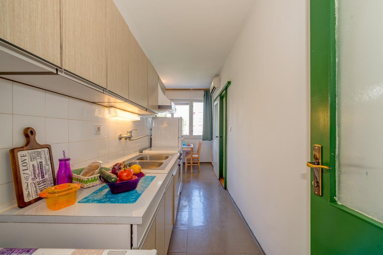 A Quiet With Balcony In Apartma Split